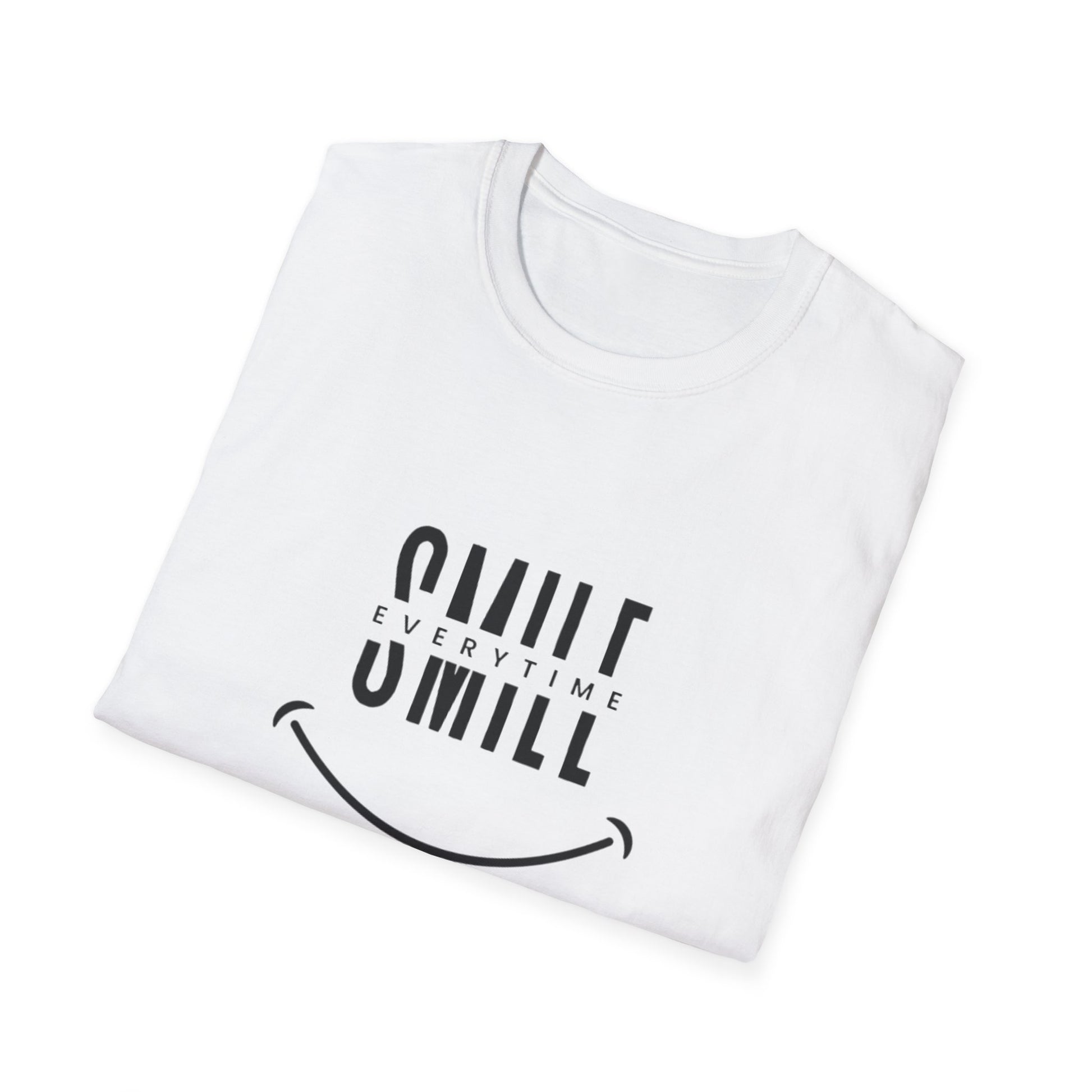 T-shirt personnalisé Smile EverytimeCe T-shirt respire la positivité avec le design personnalisé « sourire à chaque fois », encourageant le porteur à toujours sourire. Fabriquée à partir de coton doux nullT-ShirtPrintifylakaycollection